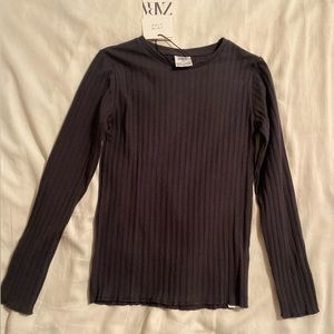 Zara kids dark grey ribbed shirt. Size 9